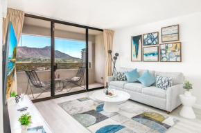 Newly Renovated 2 Bedroom Condo, 1 Block to Waikiki Beach, Free Parking
